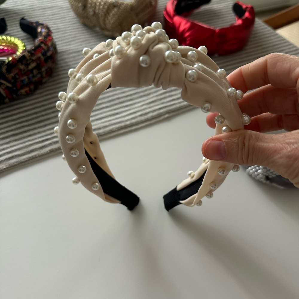 Stylish Head Accessory Collection - Picture 10 of 16